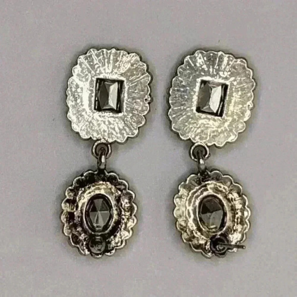 Elegant Dark Stone Earring Duo - Vintage & Minimalist Styles Excellent Condition - Picture 5 of 7